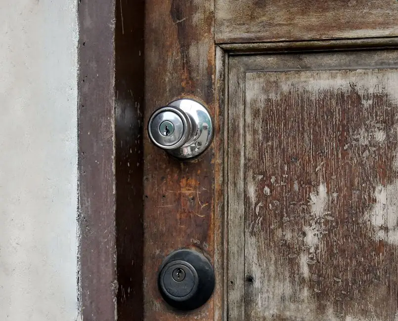 5 reasons to install a deadbolt in your Springfield home